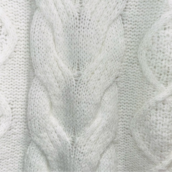 Ivory cream turtle neck long sleeve cable knit sweater - Picture 5 of 6